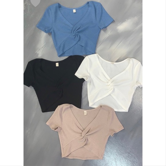 🌪 Twist Front Knit Crop Top 🌪 - Picture 2 of 7